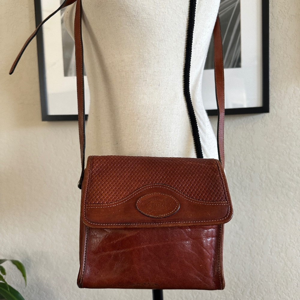 Vintage Oroton Australia Genuine Cowhide Leather Crossbody bag